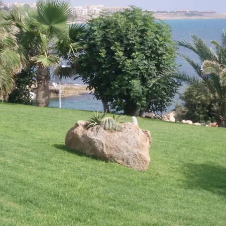 Villa The 